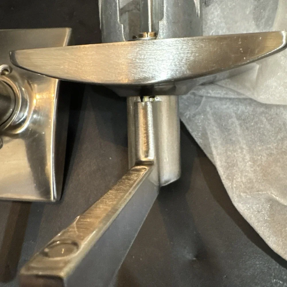 Schlage F51A‎ LAT 619 CEN Lever Keyed Entry